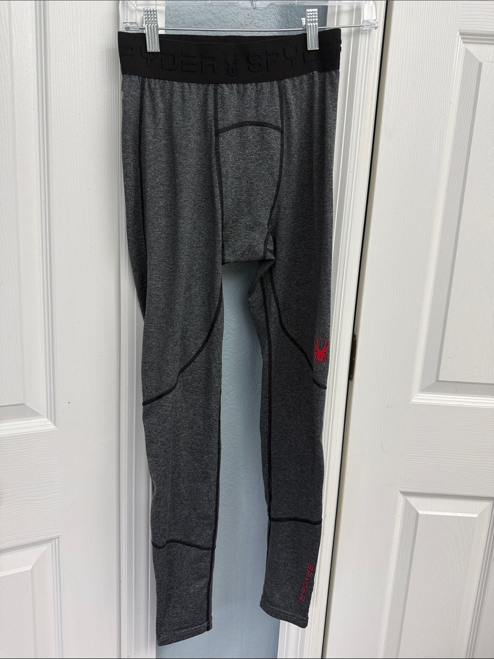 Spyder Active Dark Gray Boys' Performance Thermal Leggings size small